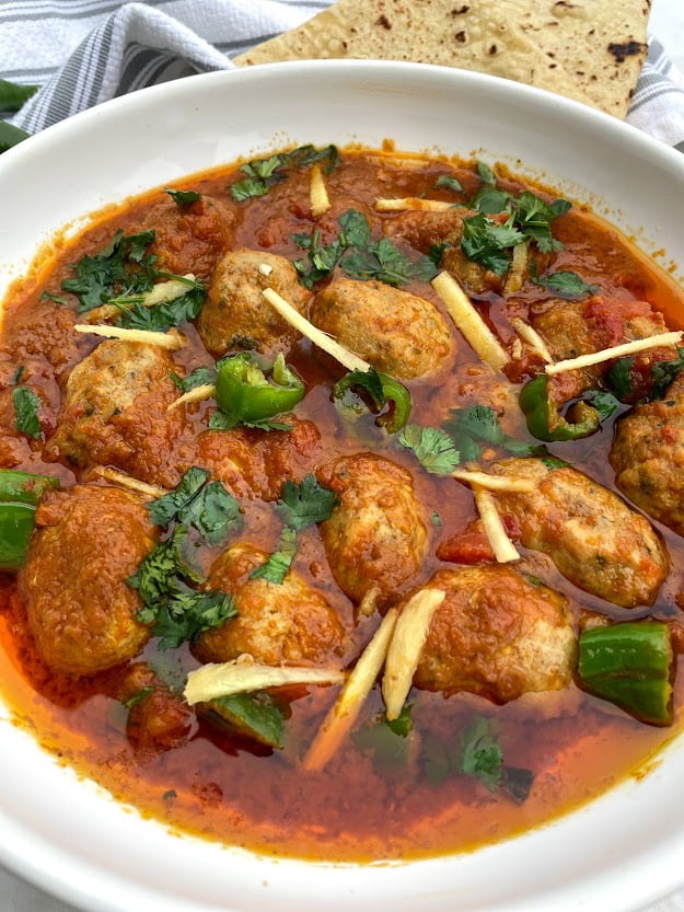 Chicken Kabab Masala served with roti 
