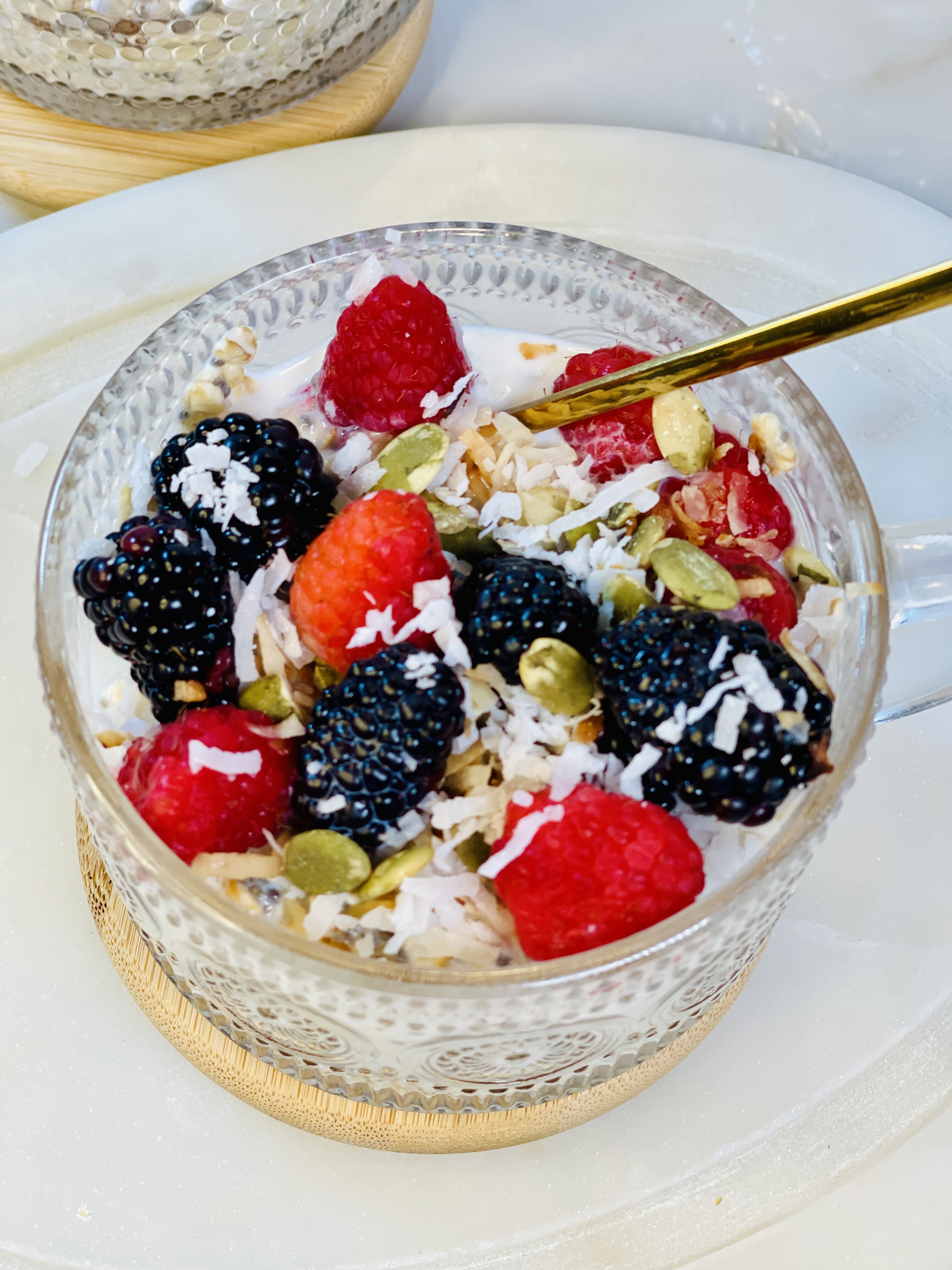 Overnight Oats topped with fresh berries