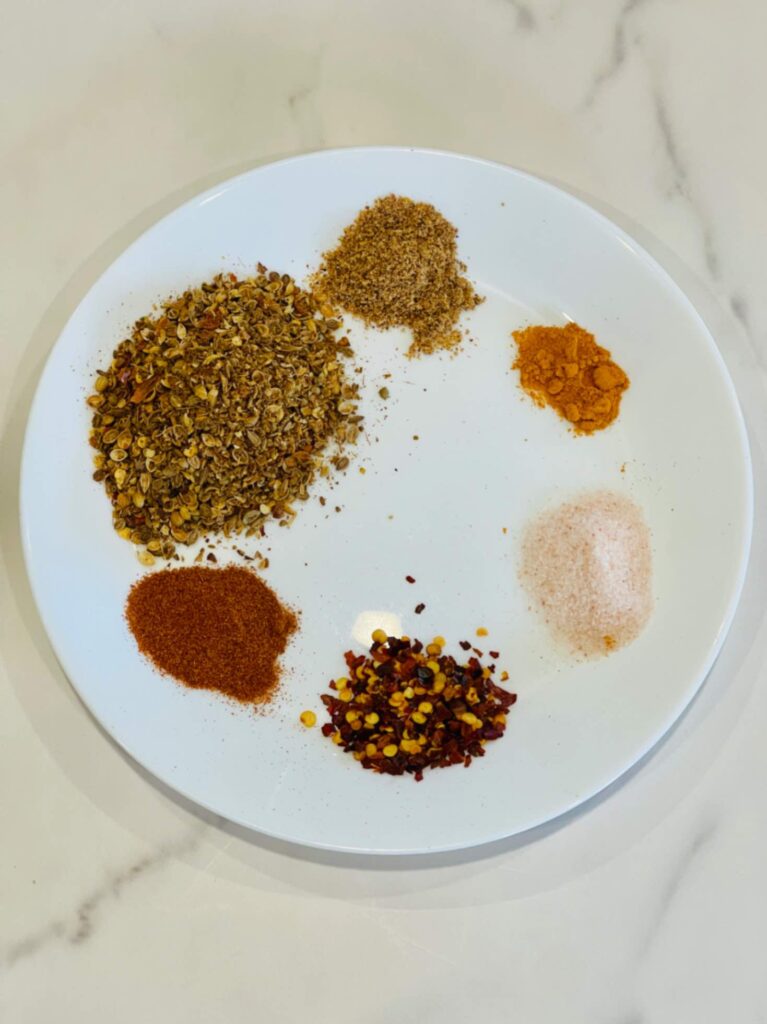 Dry spices for Kachay Qeemay Kay Kabab